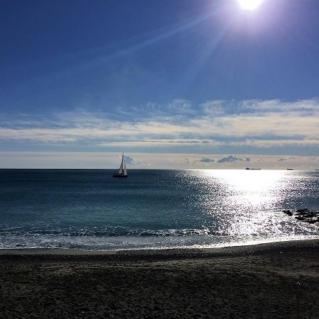 Appartamenti Mare Azzurro By Holiday World Albisola Superiore Kültér fotó