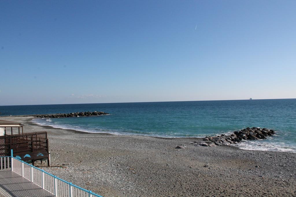 Appartamenti Mare Azzurro By Holiday World Albisola Superiore Kültér fotó