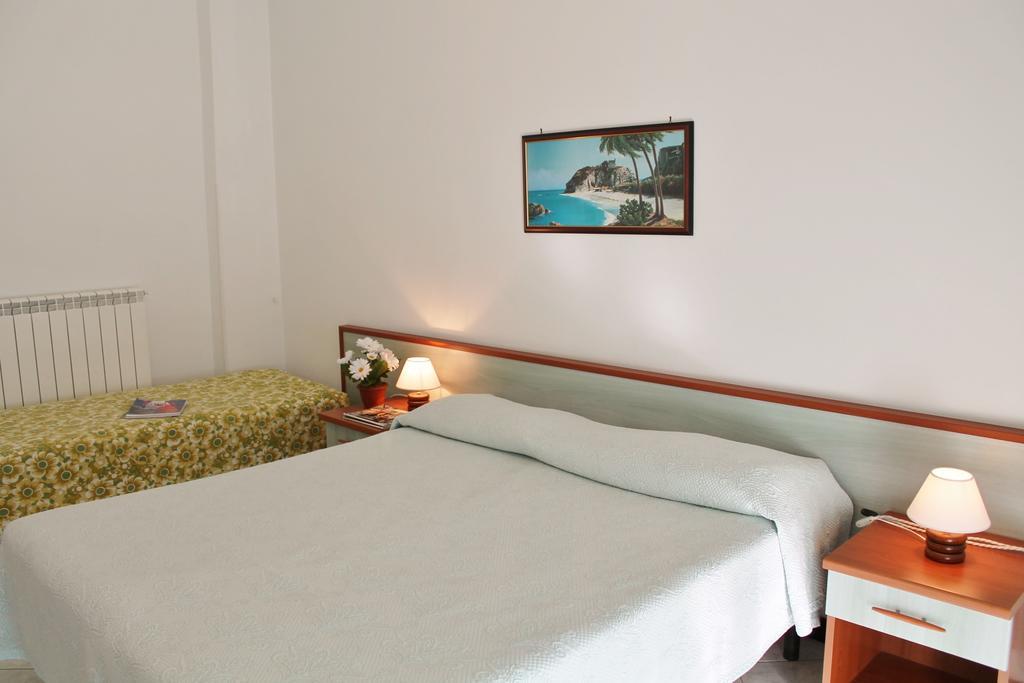 Appartamenti Mare Azzurro By Holiday World Albisola Superiore Kültér fotó